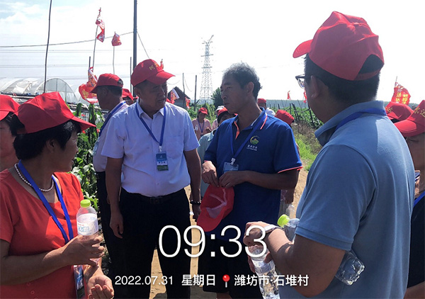 董事長走向田間地頭，助力奧迪斯阿爾達大姜套餐現(xiàn)場觀摩會及訂貨會圓滿成功